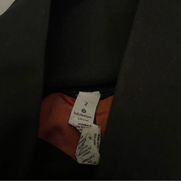 Lululemon Mapped Out High Rise Tight 28" *Camo Black / Brick 27133 - Picture 12 of 14